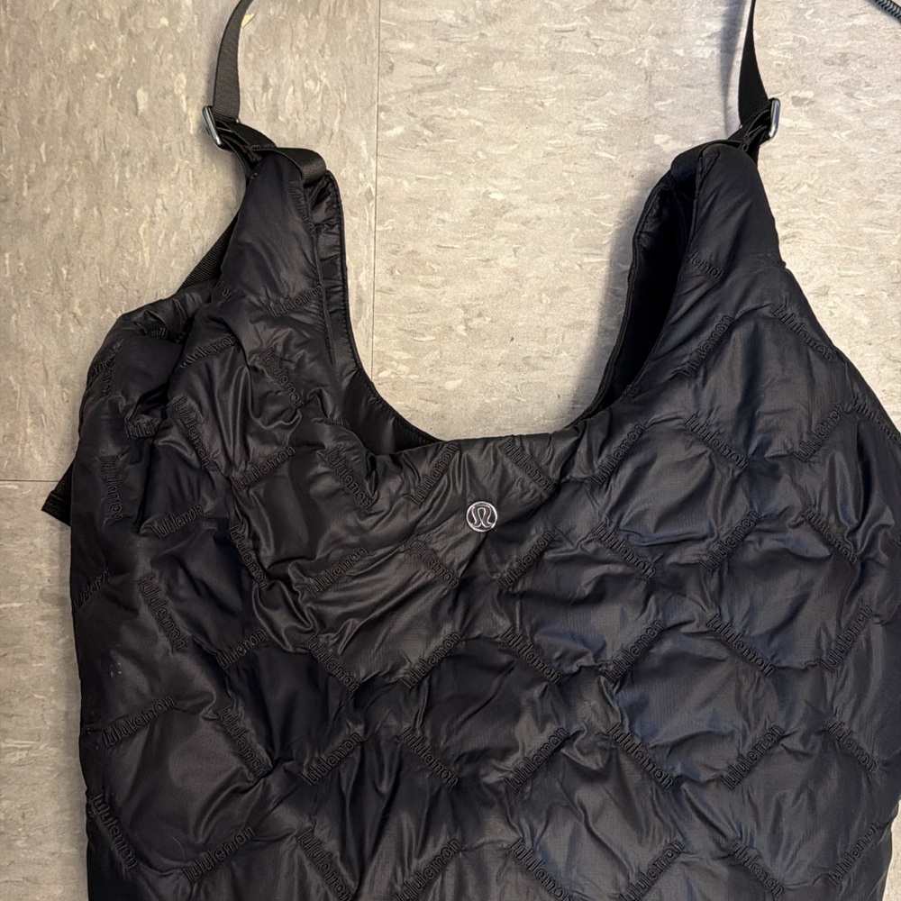 Lululemon guiltily pleasures 14L bag